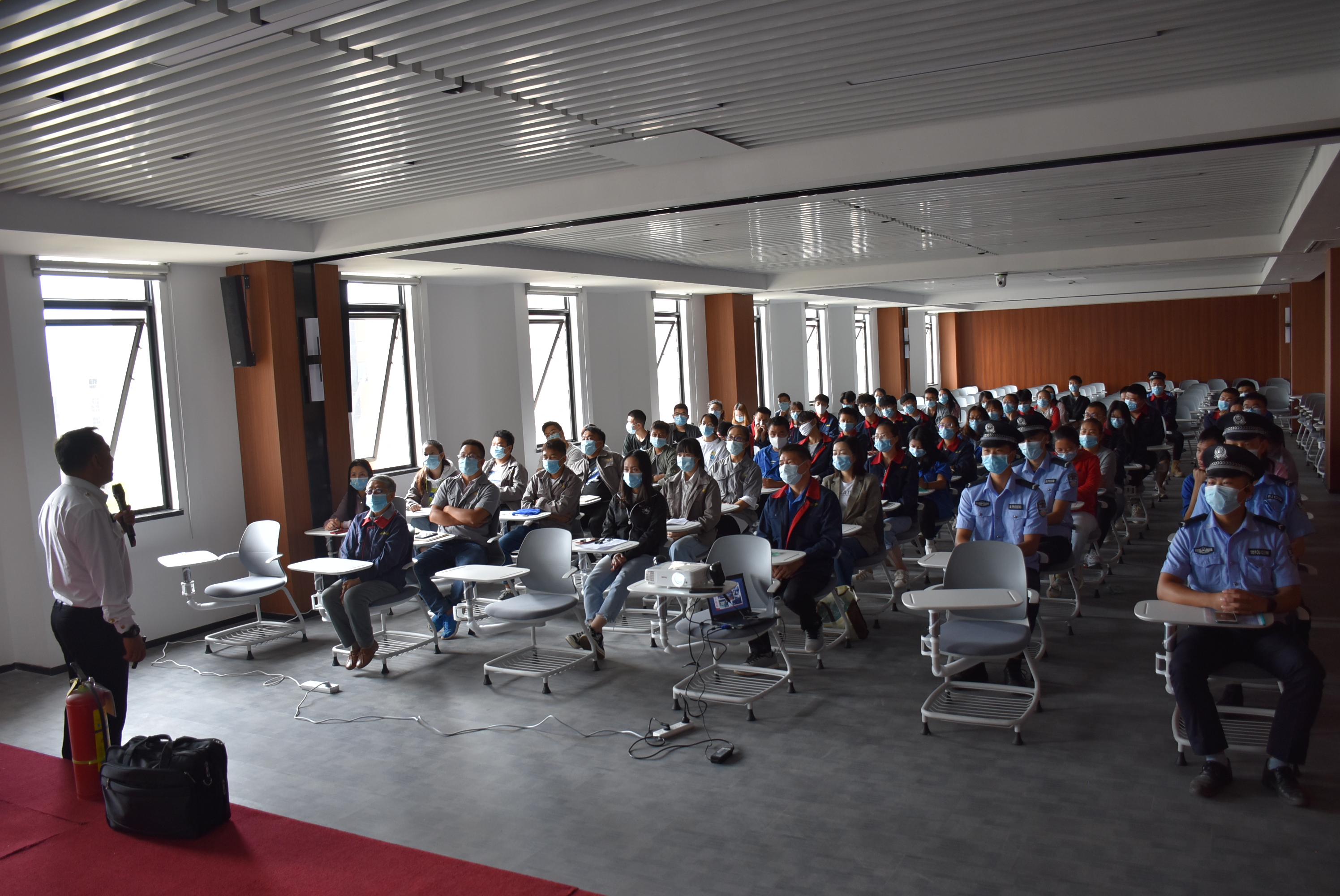 落實安全責任，推動安全發展